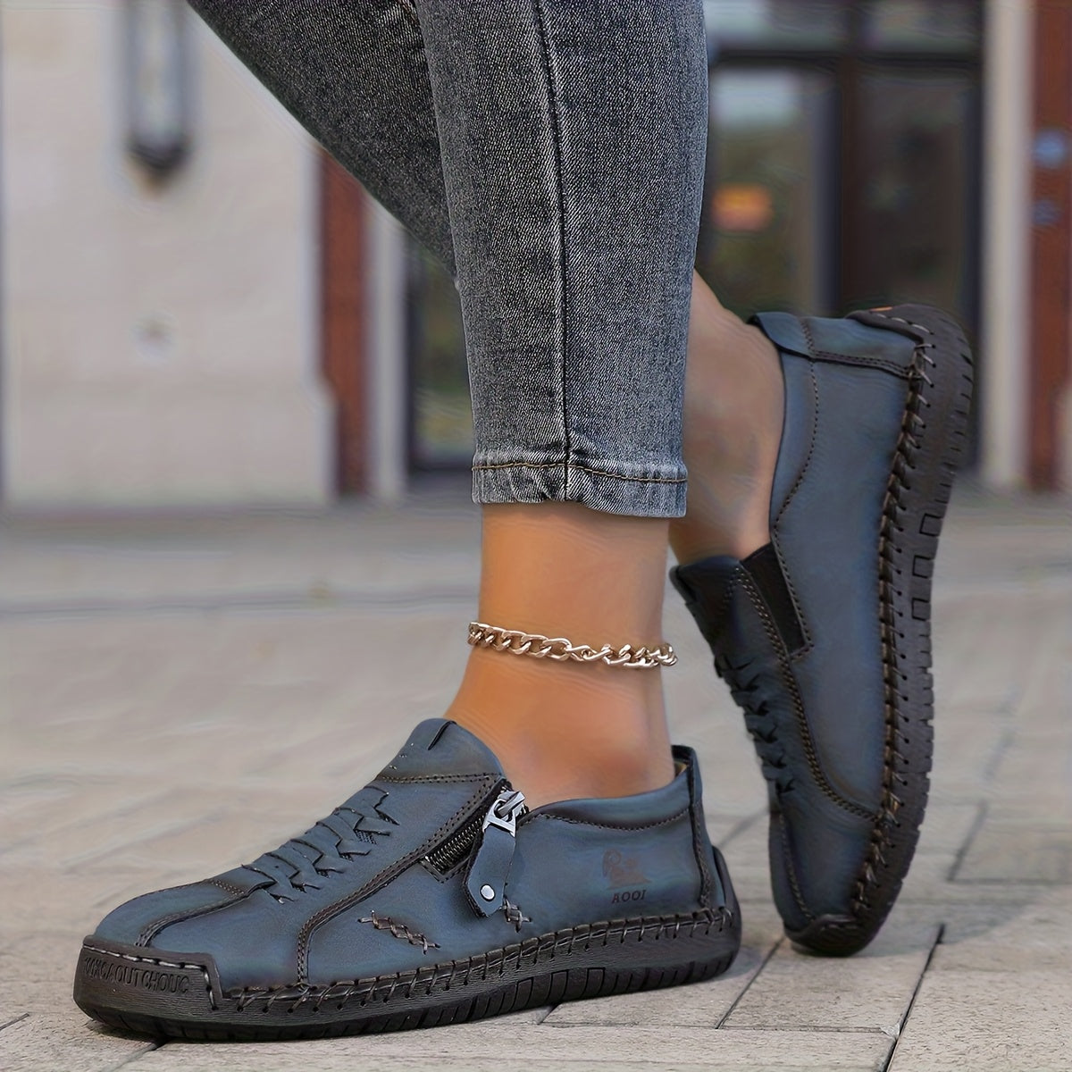 Katherine – Elegant Comfort with a Practical Zipper