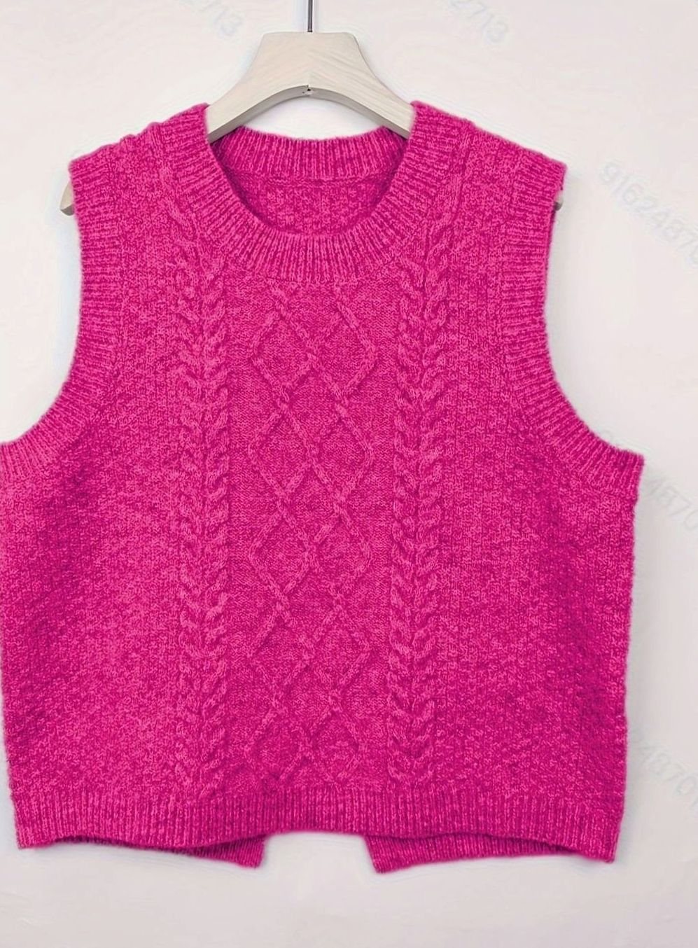 Penelope | Women's Cable-Knit Sleeveless Sweater Vest Round Neck