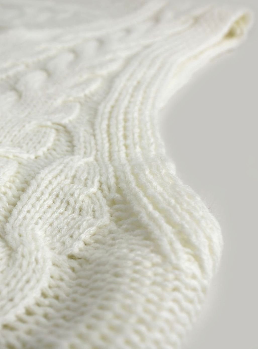 Camila | Women's Cable-Knit V-Neck Sweater Vest Relaxed Fit