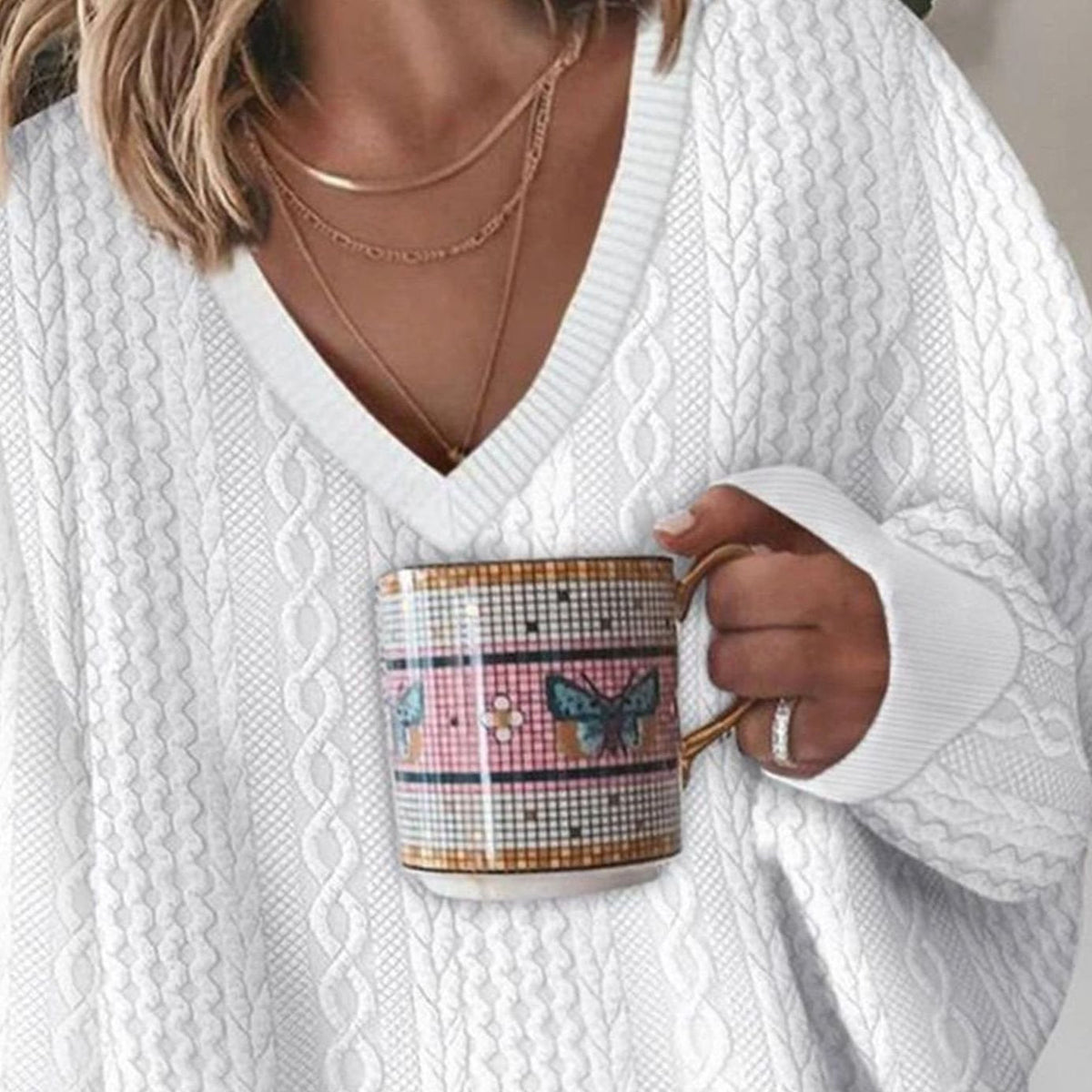 Evelyn | Women's Oversized Cable Knit V-Neck Sweater
